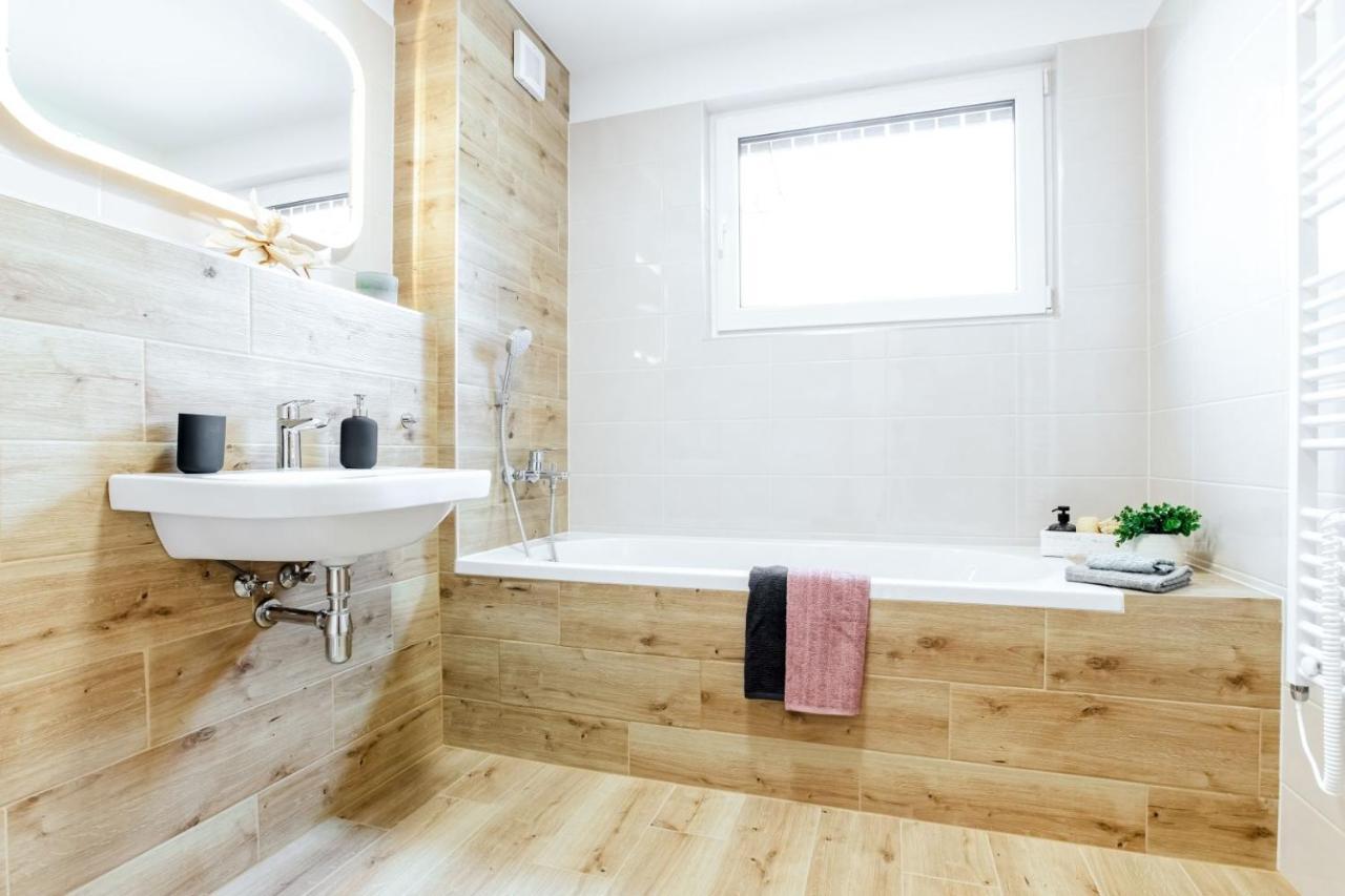 Apartmany Karlovy Dvory Horní Planá Exterior foto